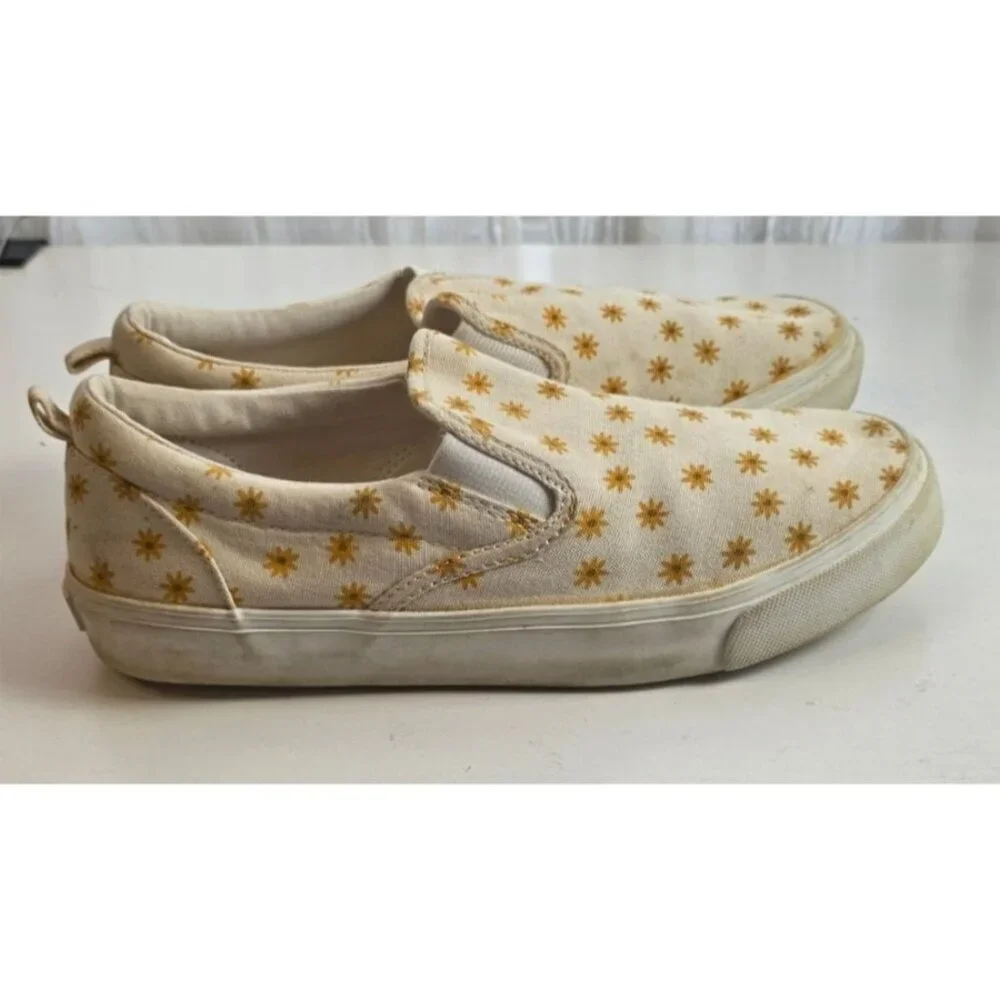 Old Navy Printed Canvas Slip-On Sneaker size 4